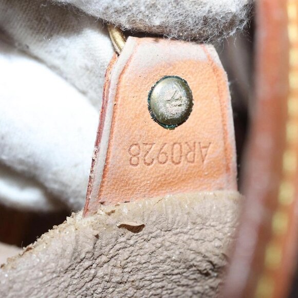 LOUIS VUITTON Monogram Bucket GM Shoulder Bag - Picture 11 of 16